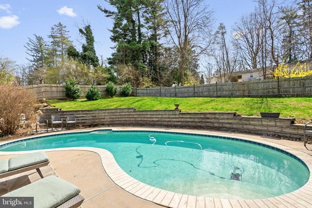 8720 STENTON AVE, Philadelphia, PA 19118