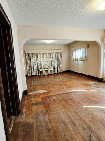 603 Arnold Avenue N, Thief River Falls, MN 56701