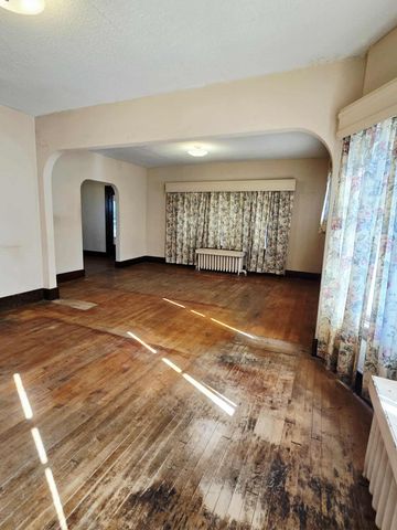 603 Arnold Avenue N, Thief River Falls, MN 56701