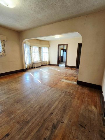 603 Arnold Avenue N, Thief River Falls, MN 56701