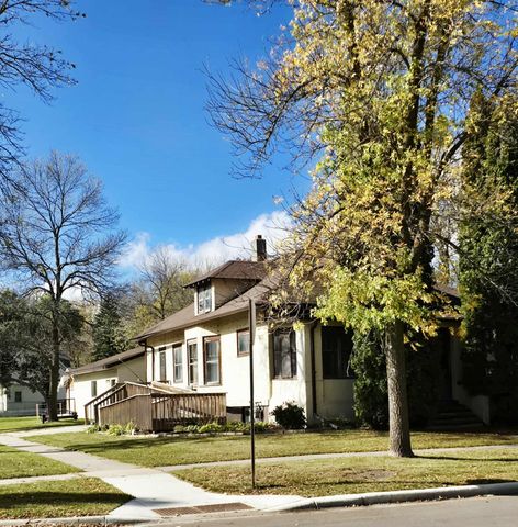 603 Arnold Avenue N, Thief River Falls, MN 56701