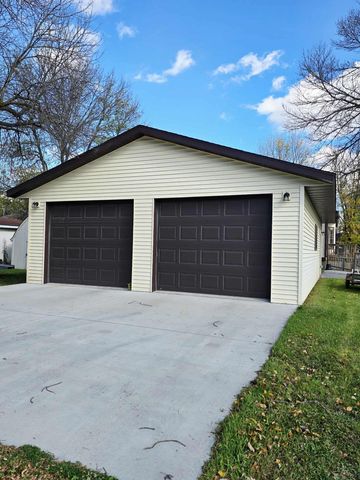 603 Arnold Avenue N, Thief River Falls, MN 56701