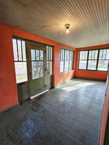 603 Arnold Avenue N, Thief River Falls, MN 56701