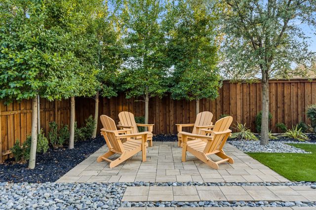 3412 Evening Petal Lane, Dallas, TX 75229