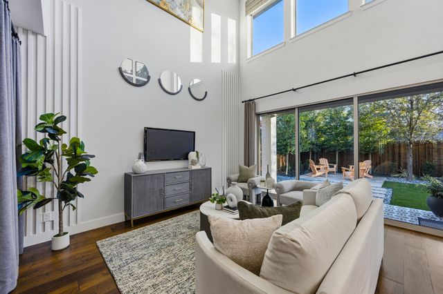 3412 Evening Petal Lane, Dallas, TX 75229