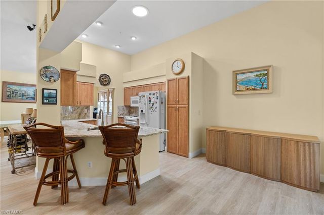 1665 Winding Oaks WAY 202, Naples, FL 34109