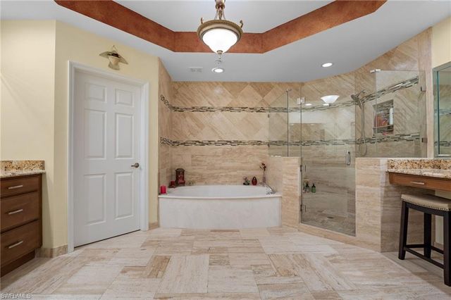 1665 Winding Oaks WAY 202, Naples, FL 34109