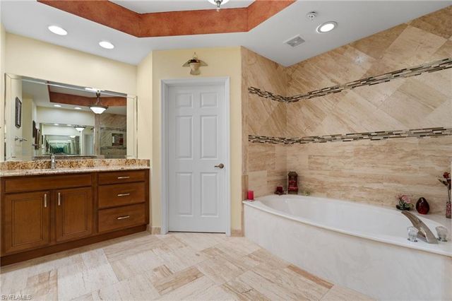 1665 Winding Oaks WAY 202, Naples, FL 34109