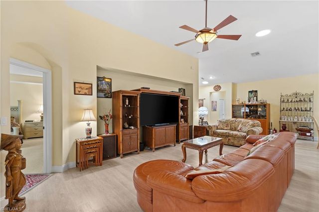 1665 Winding Oaks WAY 202, Naples, FL 34109