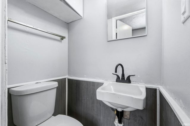 5006 Hessen Cassel Road, Fort Wayne, IN 46806