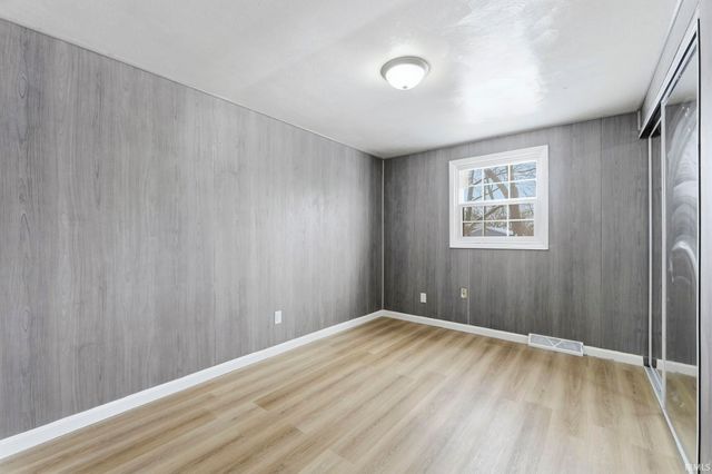 5006 Hessen Cassel Road, Fort Wayne, IN 46806