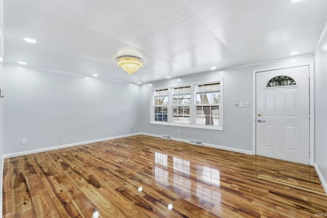 5006 Hessen Cassel Road, Fort Wayne, IN 46806