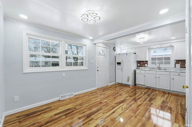 5006 Hessen Cassel Road, Fort Wayne, IN 46806