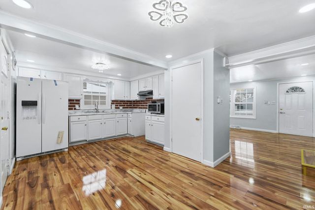 5006 Hessen Cassel Road, Fort Wayne, IN 46806