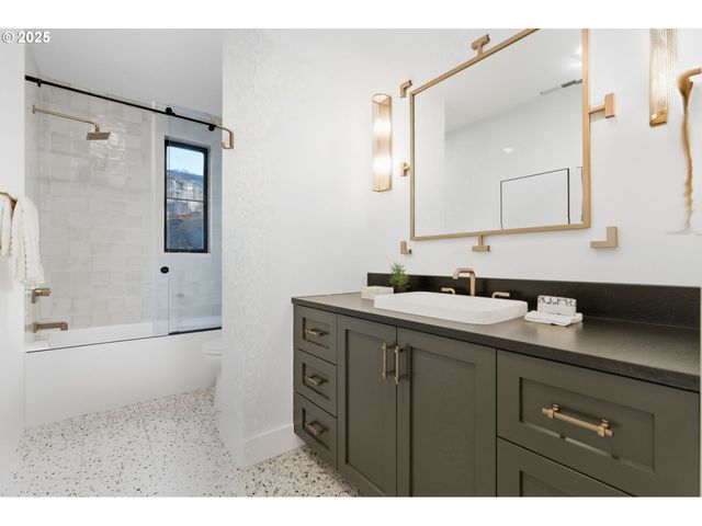 15299 Ne QUARRY Rd, Newberg, OR 97132