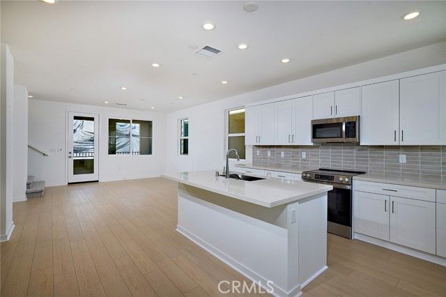 6045 Fairfax Drive, Eastvale, CA 92880