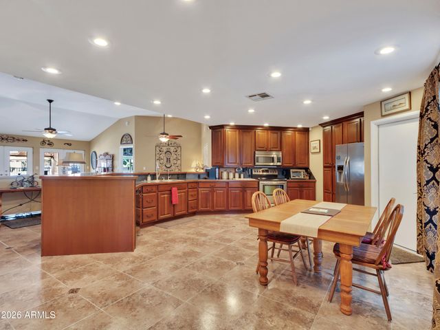 7615 W JULIE Drive, Glendale, AZ 85308