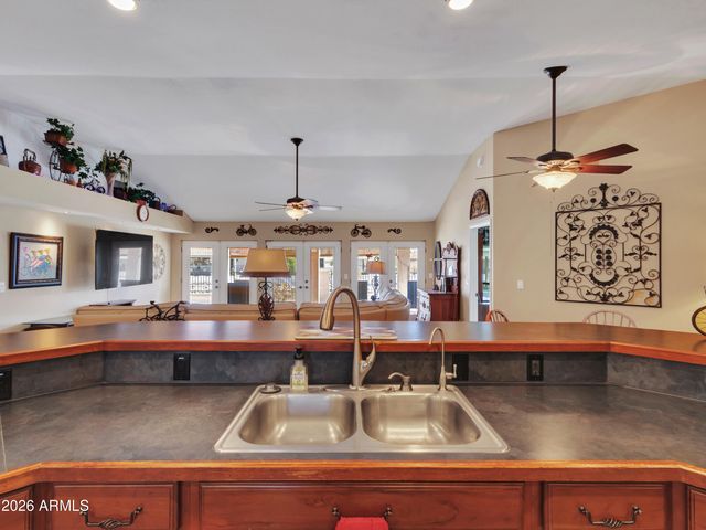 7615 W JULIE Drive, Glendale, AZ 85308