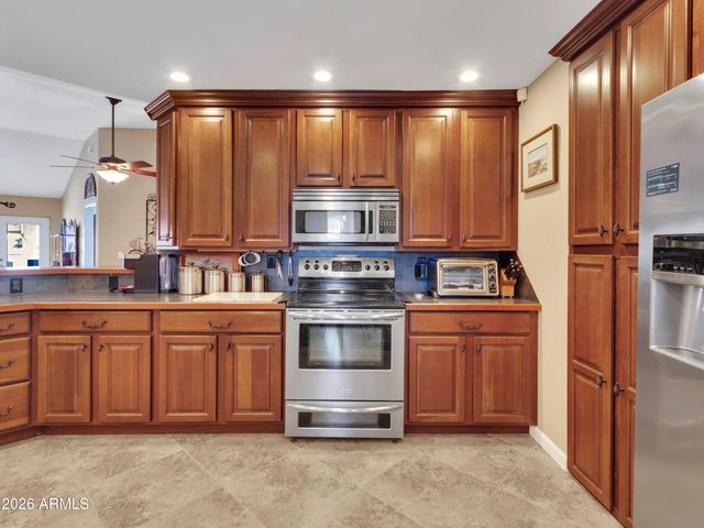 7615 W JULIE Drive, Glendale, AZ 85308