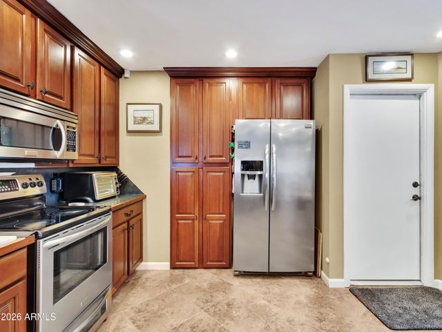 7615 W JULIE Drive, Glendale, AZ 85308