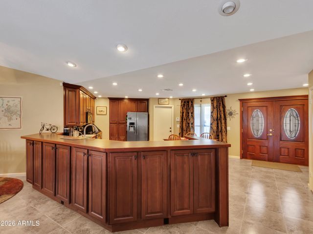 7615 W JULIE Drive, Glendale, AZ 85308