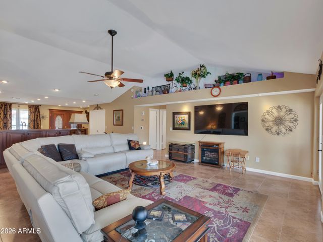 7615 W JULIE Drive, Glendale, AZ 85308
