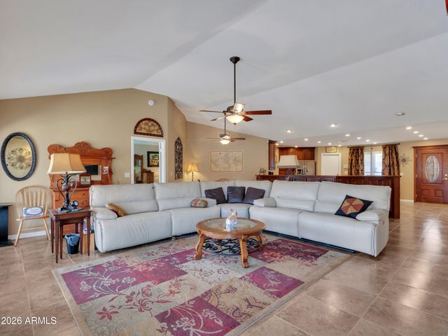 7615 W JULIE Drive, Glendale, AZ 85308