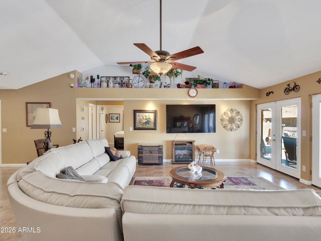 7615 W JULIE Drive, Glendale, AZ 85308
