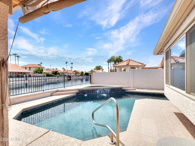 7615 W JULIE Drive, Glendale, AZ 85308