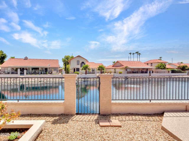 7615 W JULIE Drive, Glendale, AZ 85308