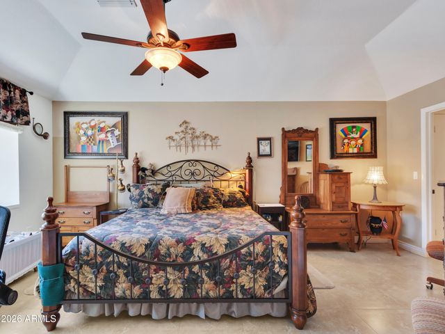 7615 W JULIE Drive, Glendale, AZ 85308