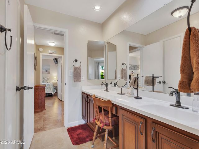 7615 W JULIE Drive, Glendale, AZ 85308