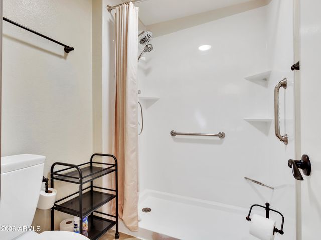 7615 W JULIE Drive, Glendale, AZ 85308
