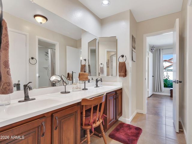 7615 W JULIE Drive, Glendale, AZ 85308