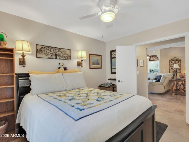 7615 W JULIE Drive, Glendale, AZ 85308