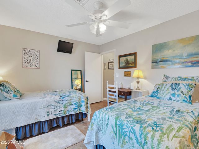 7615 W JULIE Drive, Glendale, AZ 85308
