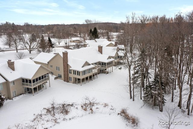 6977 Pinehurst Lane, Rockford, MI 49341