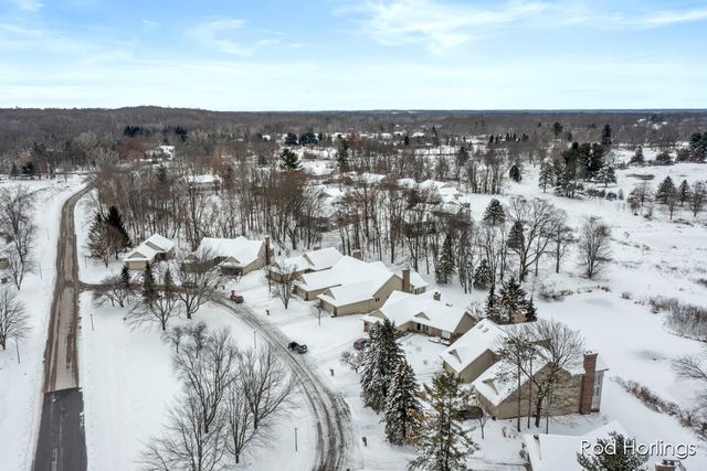 6977 Pinehurst Lane, Rockford, MI 49341