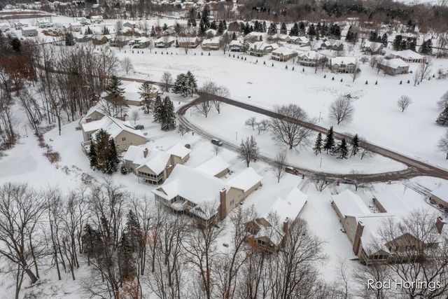 6977 Pinehurst Lane, Rockford, MI 49341