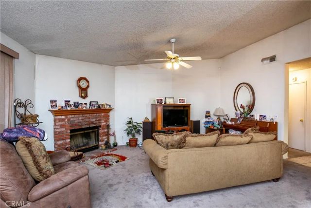 45931 York, Lancaster, CA 93534