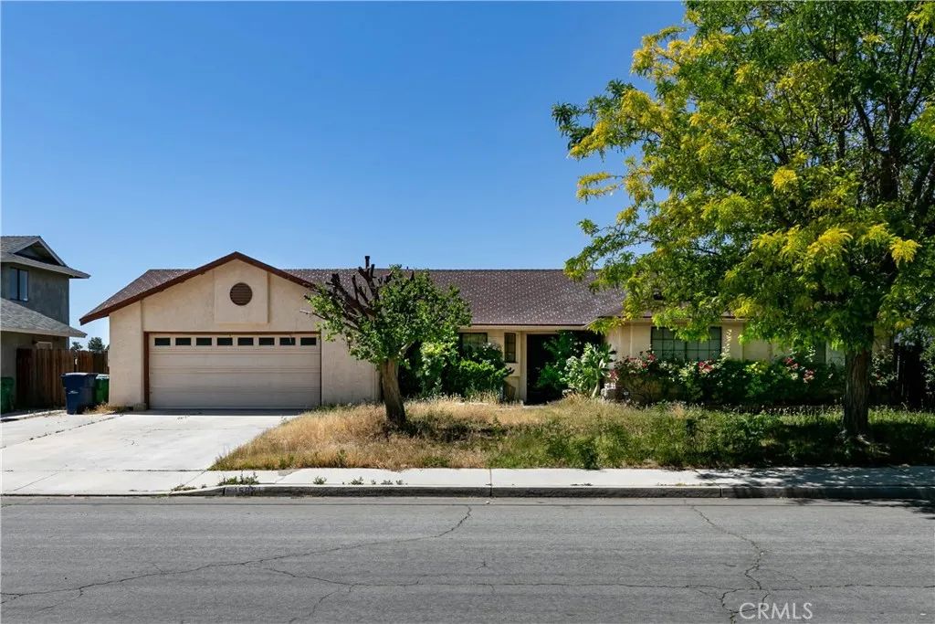 45931 York, Lancaster, CA 93534