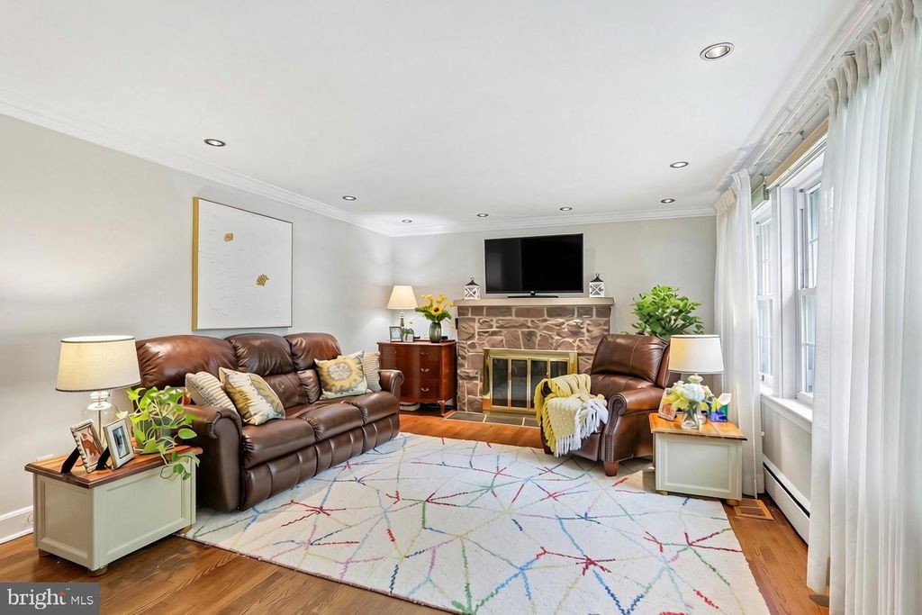 715 WINCHESTER AVE, LAWRENCE TWP, NJ 08648 — photo 2