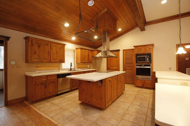 1025 Goodson Loop, Pinehurst, TX 77362