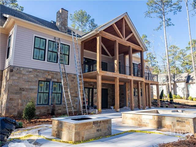 1040 Parrotts Cove, Greensboro, GA 30642