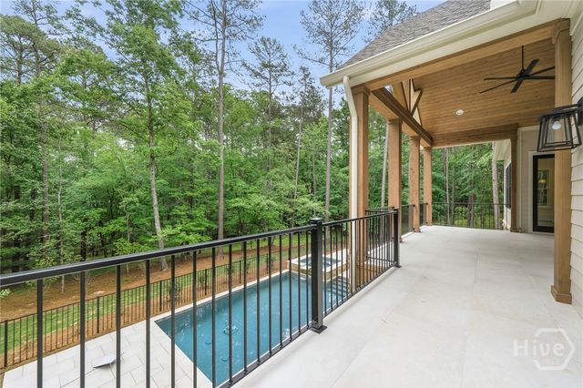 1040 Parrotts Cove, Greensboro, GA 30642