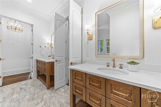 1040 Parrotts Cove, Greensboro, GA 30642