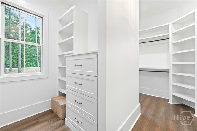 1040 Parrotts Cove, Greensboro, GA 30642