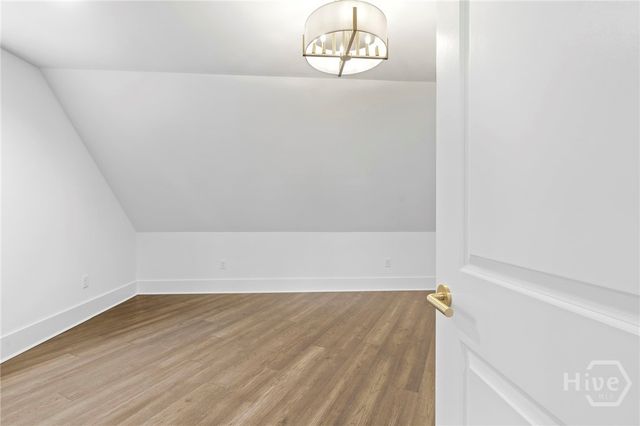 1040 Parrotts Cove, Greensboro, GA 30642