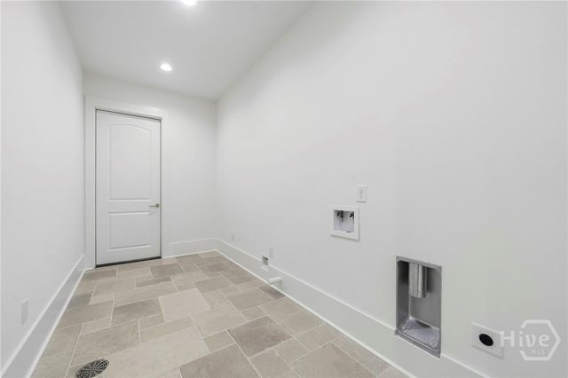 1040 Parrotts Cove, Greensboro, GA 30642