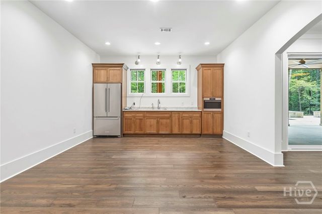 1040 Parrotts Cove, Greensboro, GA 30642